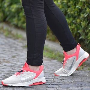 women's air max motion racer 2 running sneakers
